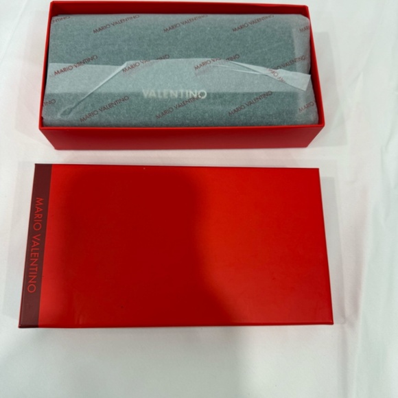NWT Valentino by Mario - Picture 3 of 3